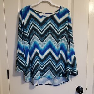 🟦 Chevron Patterned Women's Blouse - Blue and White